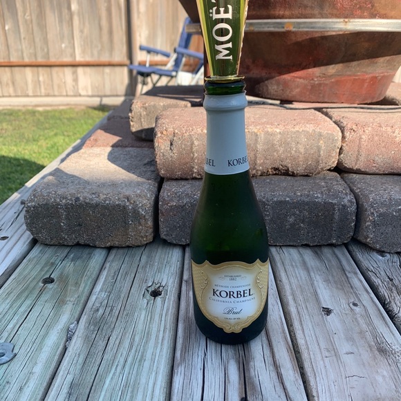 Champagne mini sippers (5) MUST HAVE!! - Picture 3 of 5